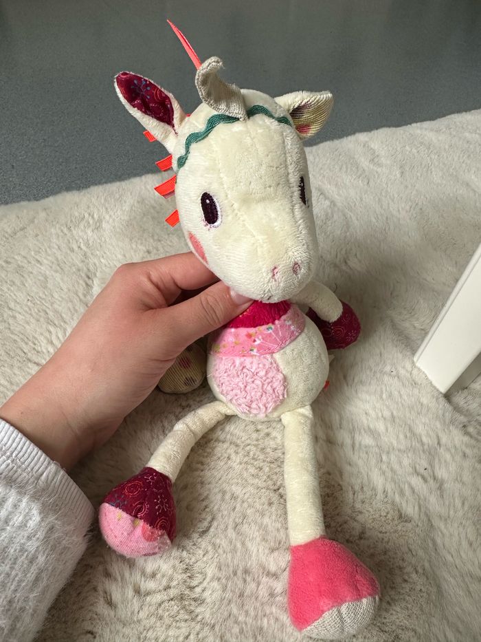 Peluche doudou Lilliputiens Louise la licorne Lilliputiens