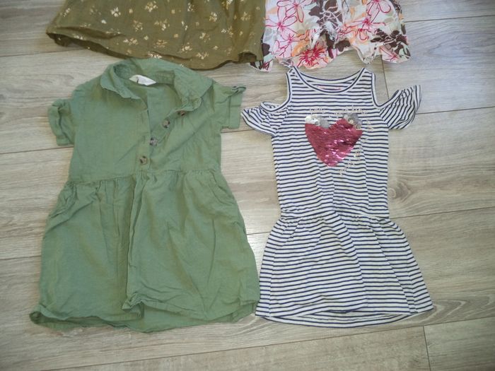 Lot 4 robes été 4 ans dont 1 Sergent major - photo numéro 3