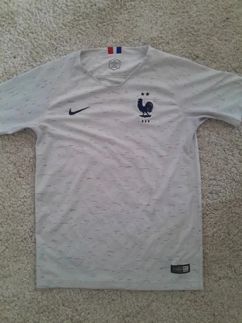 T-shirt foot Nike FFF -taille 12 13 ans 💞