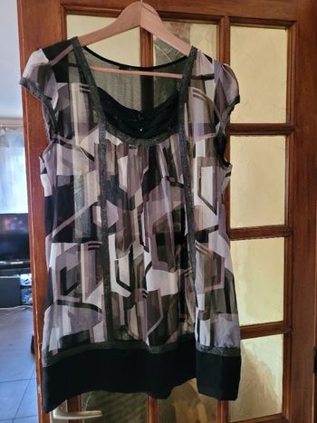 Blouse transparente taille 2  i Quing