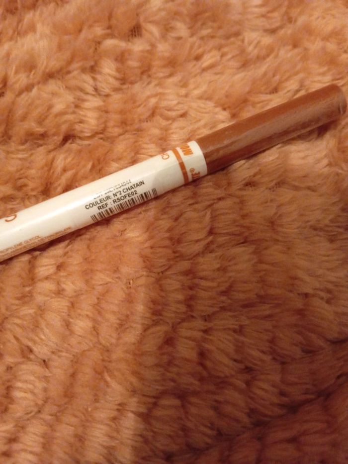 Crayon sourcils neuf - photo numéro 2