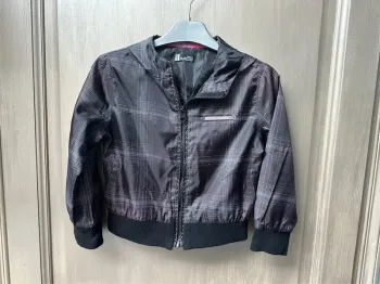 Veste imperméable noir et gris 5 ans
