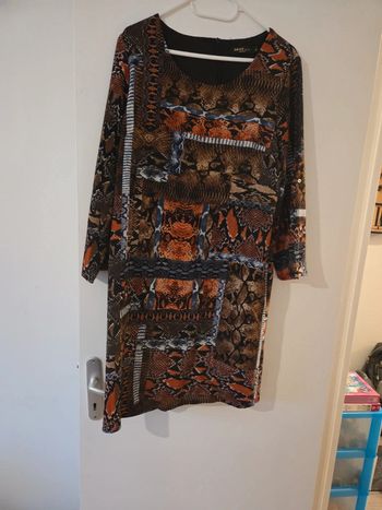 Robe femme droite motifs zip dans le dos TBE taille L Akoz de toi