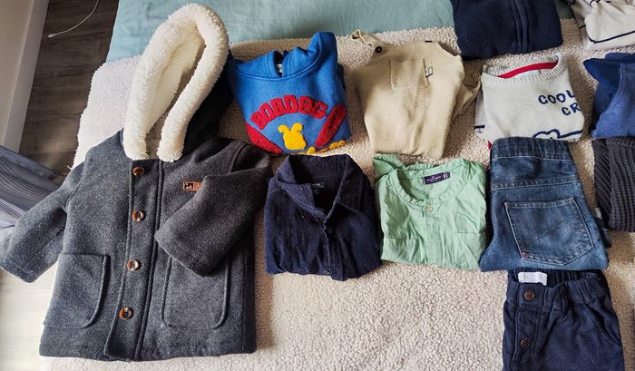 lot de 18 vêtements hivers 12/18 mois