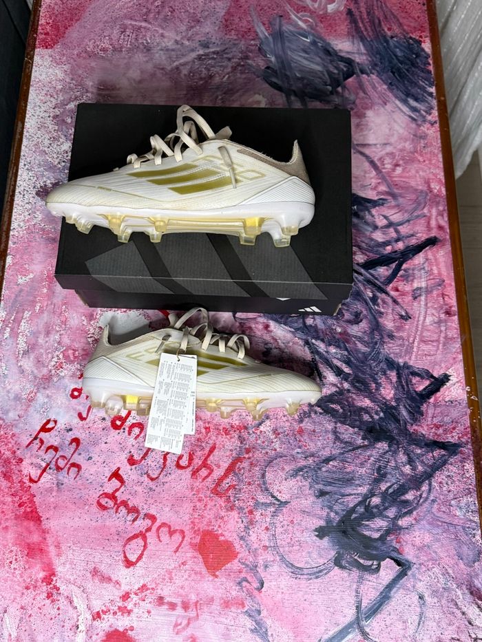 Adidas boots - photo numéro 2