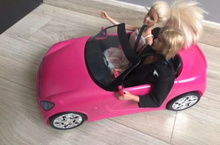 Voiture barbie et ken - photo numéro 2