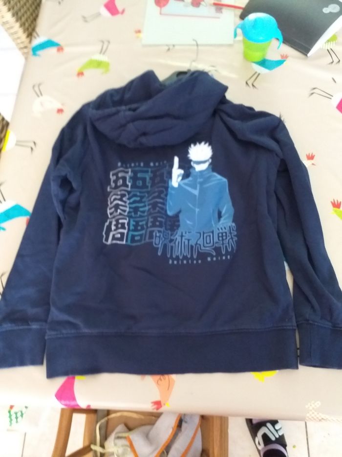 Pull bleu
