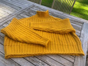 Très joli pull tout doux moutarde taille L/XL