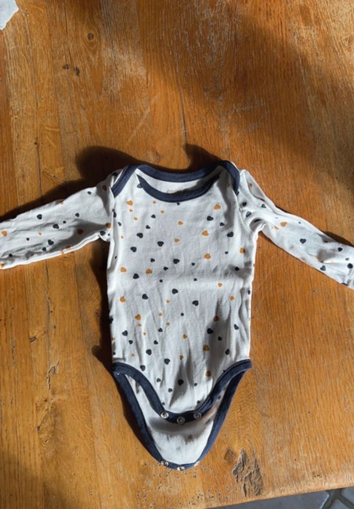 3 bodies - photo numéro 2