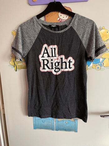 Tee shirt à manches courtes gris foncé et gris à motifs, taille S, marque Jennyfer