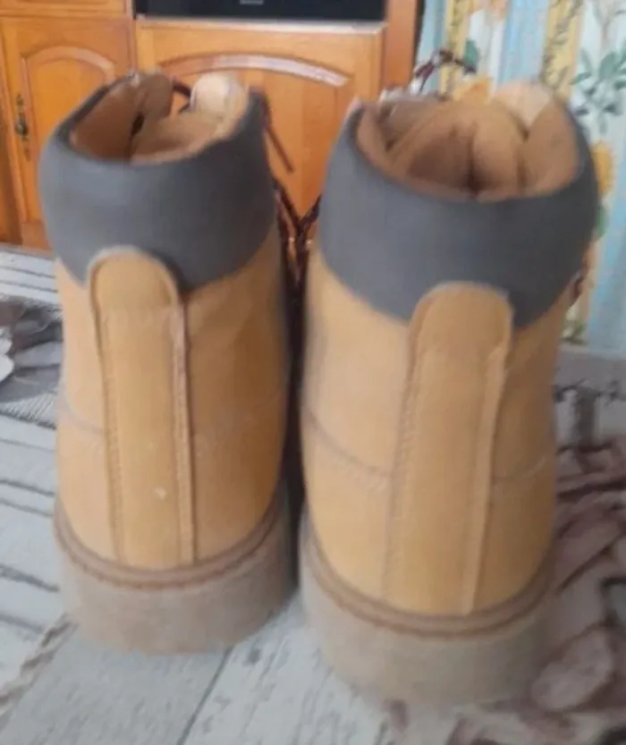 Chaussures montantes  taille 36 - photo numéro 3