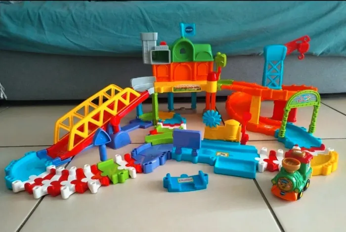 Circuit de train Tut tut bolide
