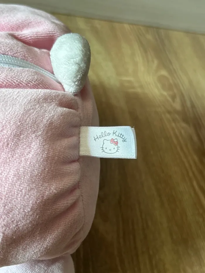 Peluche Hello Kitty / Designed in France, Sanrio 1976–2011) / Très bon état - photo numéro 4