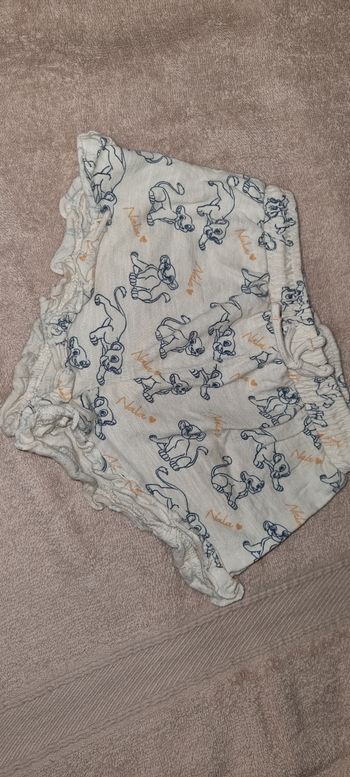 Short fille
