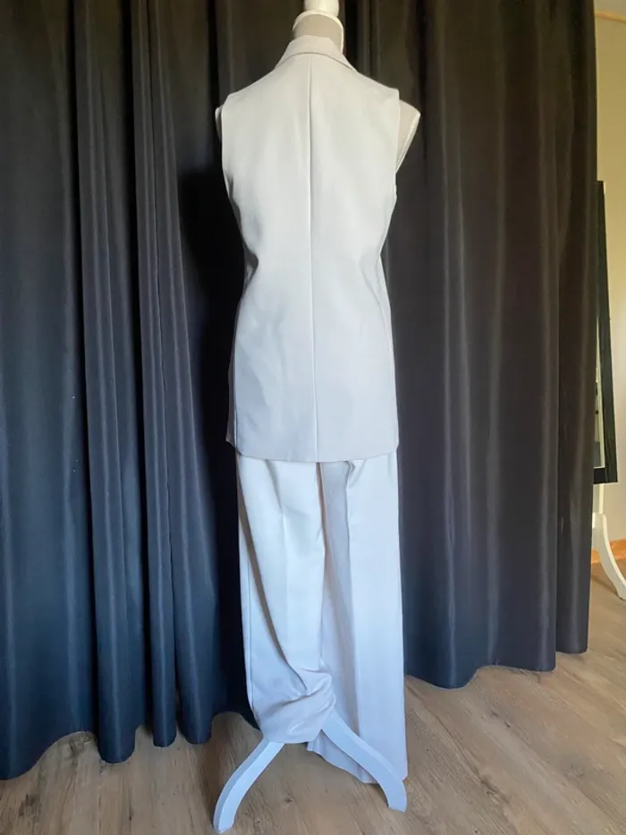Ensemble Tailleur pantalon avec veste sans manches - photo numéro 5