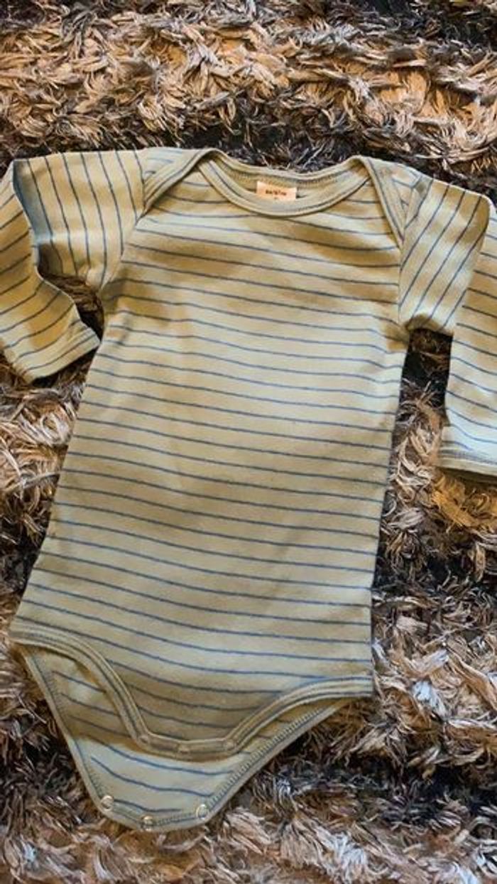 Lot de 2 grenouillères et 4 bodies - photo numéro 9