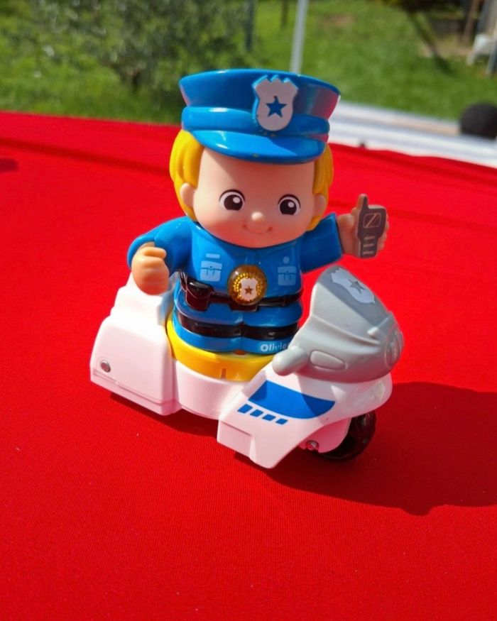 Tutut bolide olivier le policier - photo numéro 2