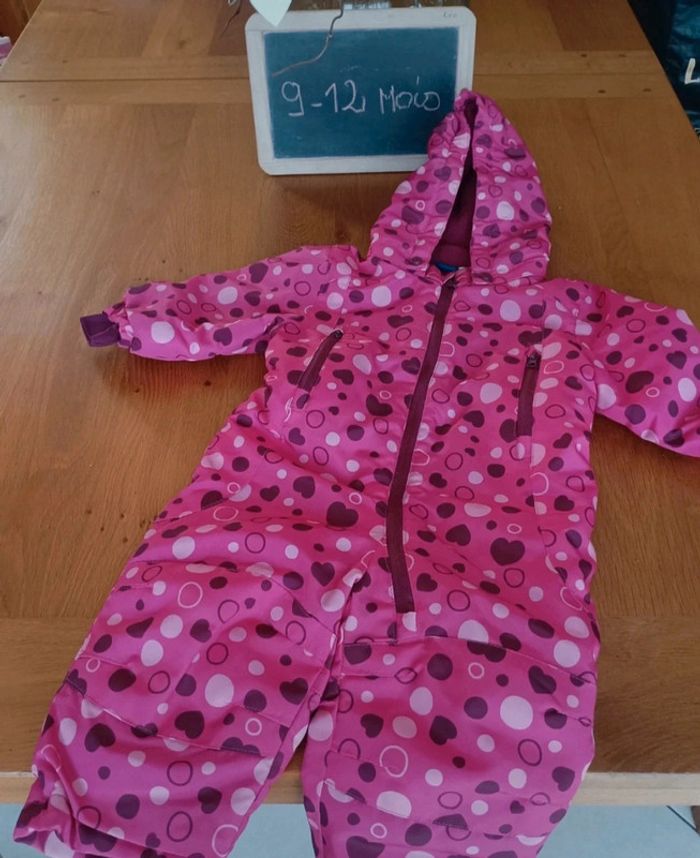 Combinaison hiver taille 9-12 mois en très bon état