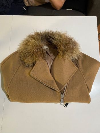 Veste beige courte avec ceinture et col fausse fourrure h&M taille 34