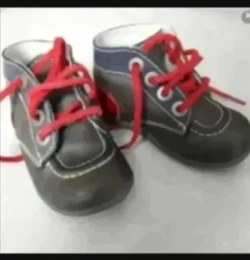 chaussures bottillons bonbon pointure 21 ·Très bon état·Kickers