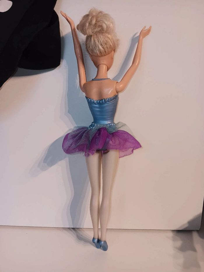 Poupée mattel Disney cendrillon ballerine (Année du moule corp 2011 tête 2005) - photo numéro 2