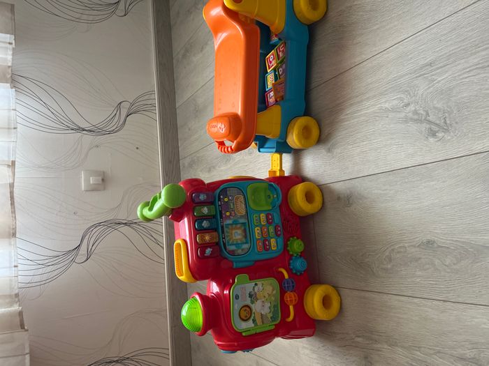 Vends locomotive et1vagon avec des cubes