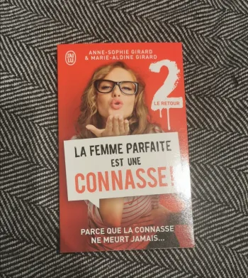 Livre la femme parfaite est une connasse ! 2 le retour  Neuf