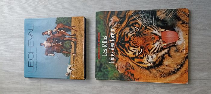 Lot deux livres chevaux et animaux sauvages