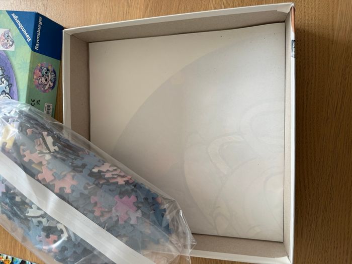 Magnifique puzzle Rond Ravensburger Stitch - photo numéro 3