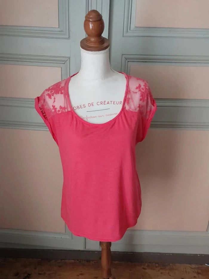 T shirt Camaïeu taille M en très bon état.