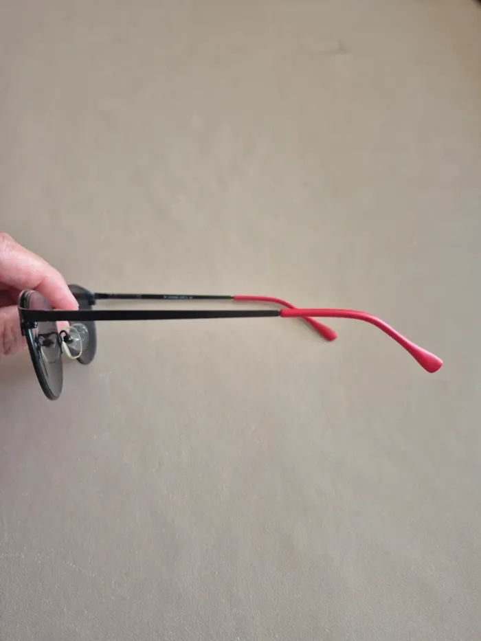 Lunettes soleil junior - photo numéro 2