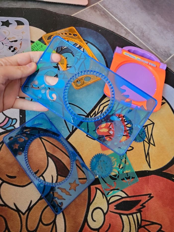 Gros lot de mandataire dessin avec figurine et support - photo numéro 4