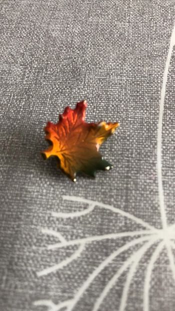 Broche feuille d’érable