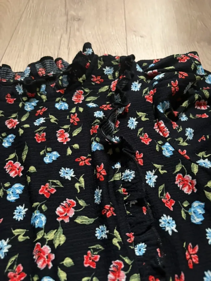 Robe noir à fleur - photo numéro 2