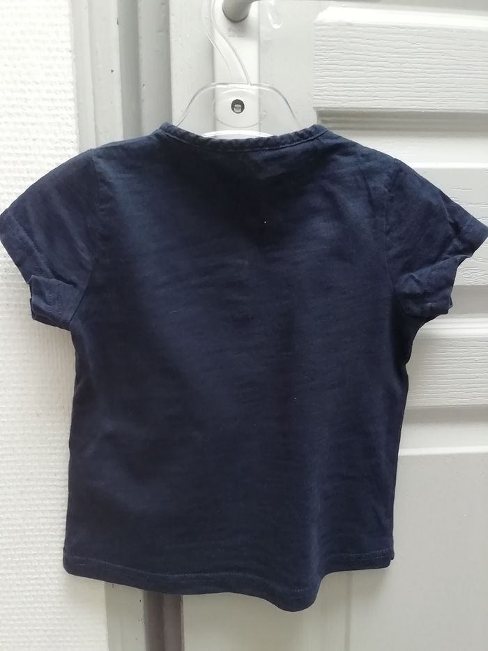 Vends t-shirt garçon été bleu marine avec poche et 3 boutons sur le devant. - photo numéro 7
