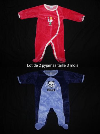 Lot de deux pyjamas velours taille 3 mois (59 -60 cm).