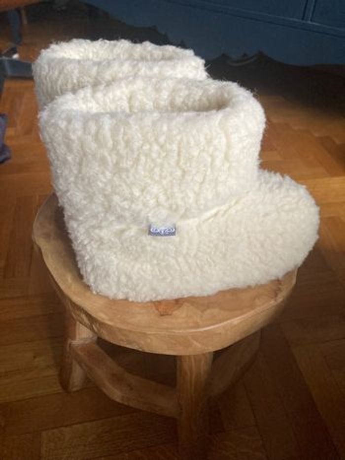 Empereur chaussons pantoufles « pieds de mouton » pointure 25/26 très bon état - photo numéro 6