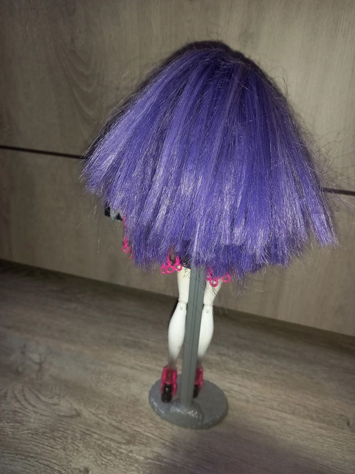 poupée monster high spectra vondergeist avec support et accessoires - photo numéro 2