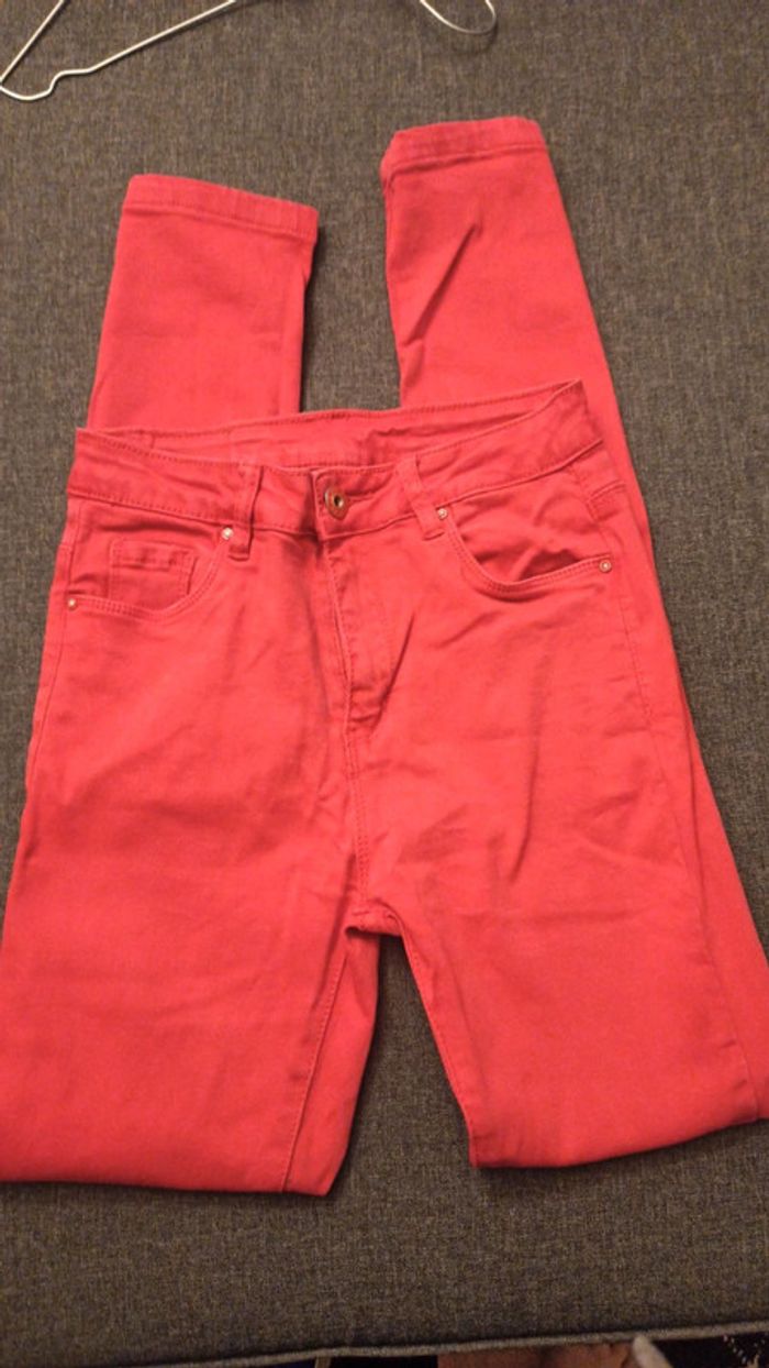 Jean rouge taille 34 marque Miss basic premium Demin - photo numéro 2