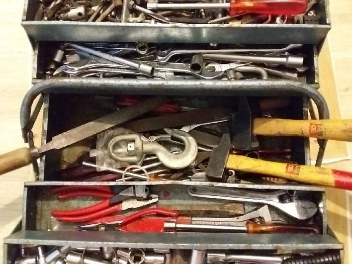 Caisse avec outils - photo numéro 3
