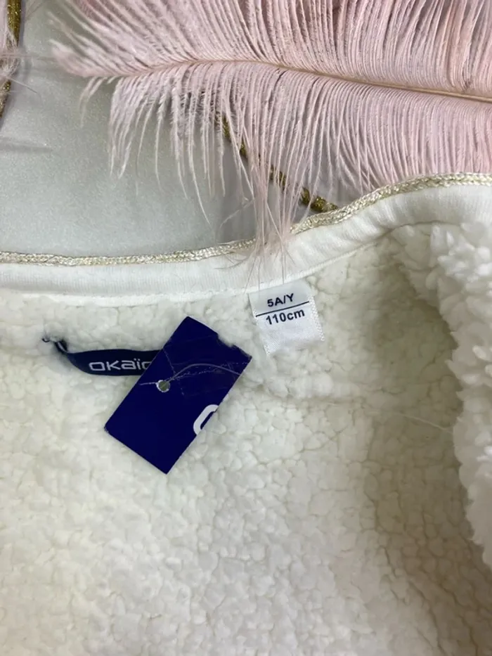 Veste fourrée fille (neuf) - Taille 5 ans - photo numéro 2