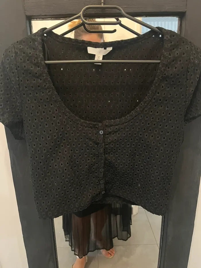 Teeshirt noir à broderie - photo numéro 5