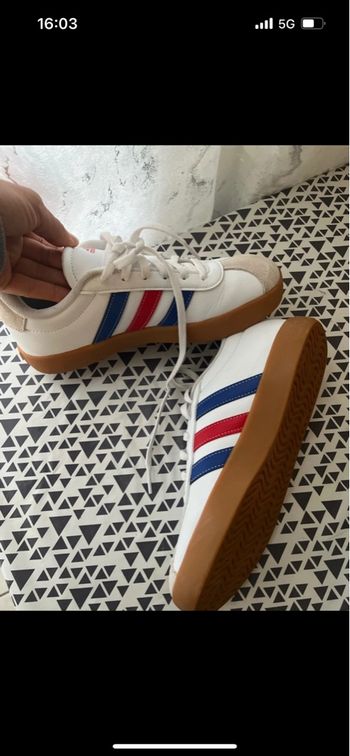 Baskets adidas neuve taille 37.5