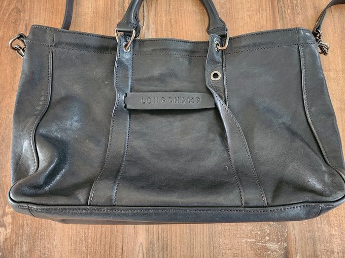 Sac a main longchamp 3D en cuir noir en bon état porte main ou épaule - photo numéro 2