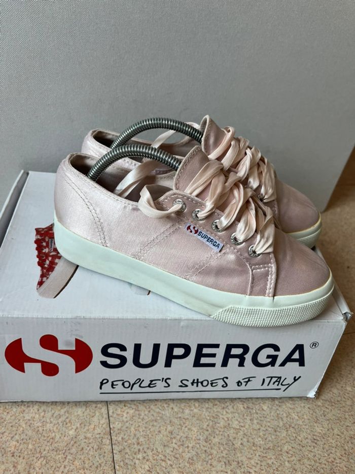 Baskets Superga Rose Satinée Avec Sa Boîte D’origine Taille (36) - photo numéro 4