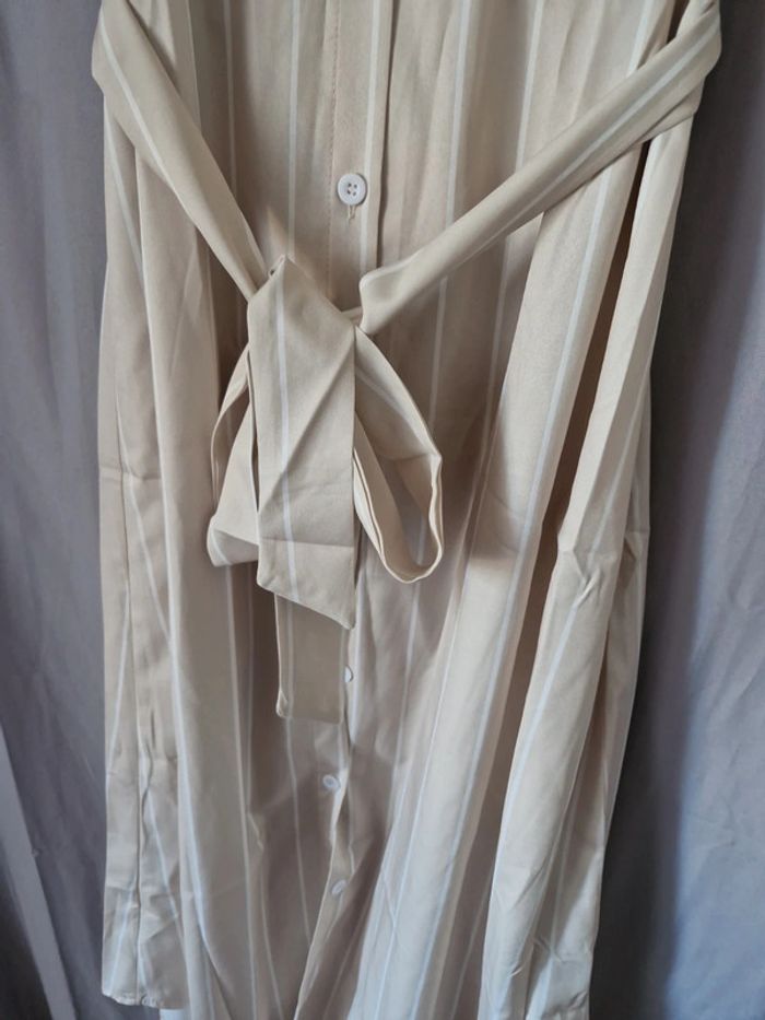 Robe. - photo numéro 3