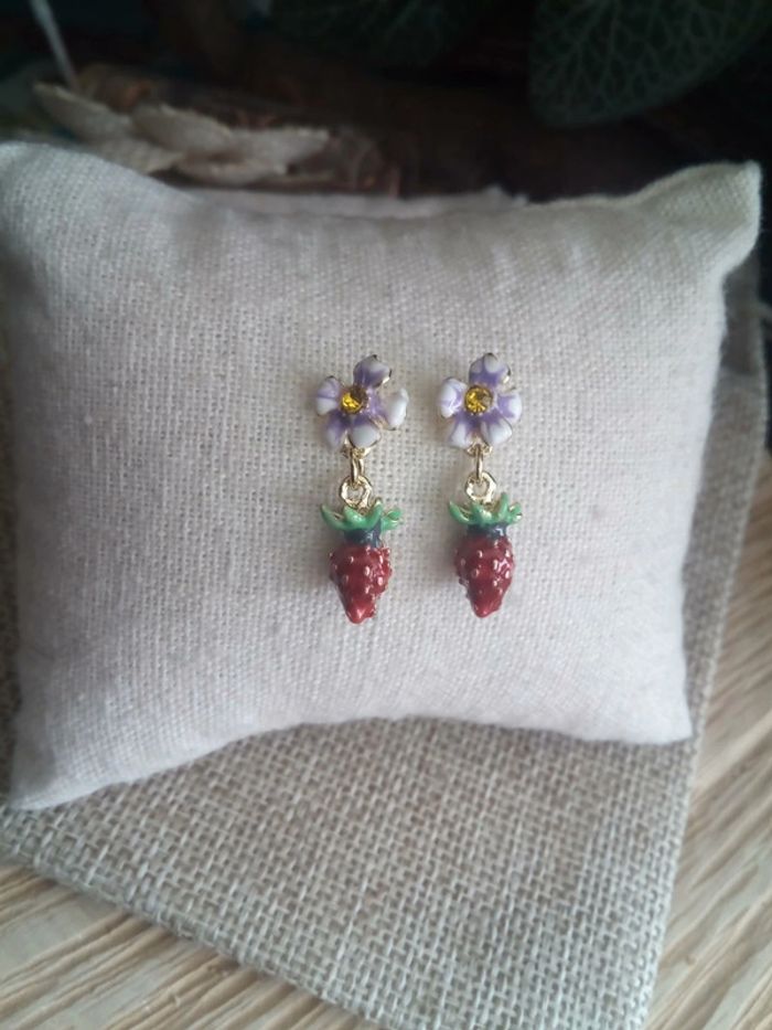 Boucles d'oreilles fraises des bois - photo numéro 2