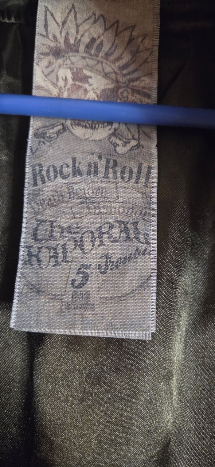 Blouson bomber KAPORAL femme T.M (38/40) – Kaki Rock & Roll – Broderies dos – Très bon état ! - photo numéro 6