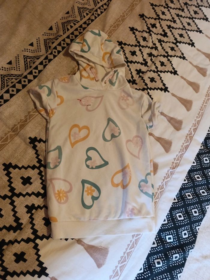 Robe Orchestra taille 3 ans cœur avec capuche