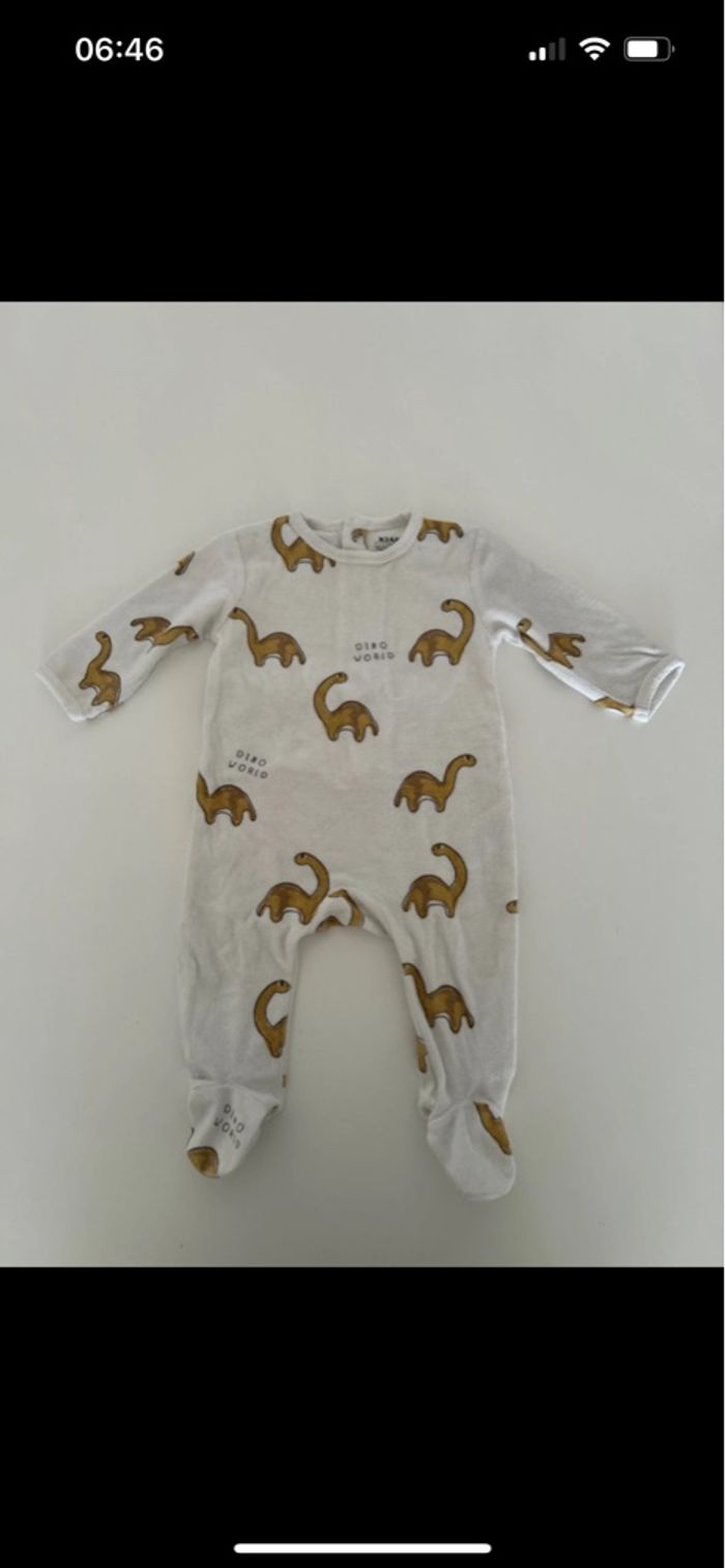 Lot 9 pyjamas 6 mois - photo numéro 8